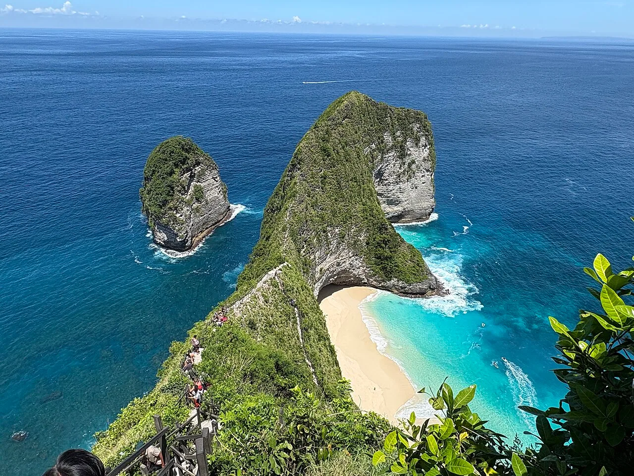 Diamond Beach & Cliff Staircase